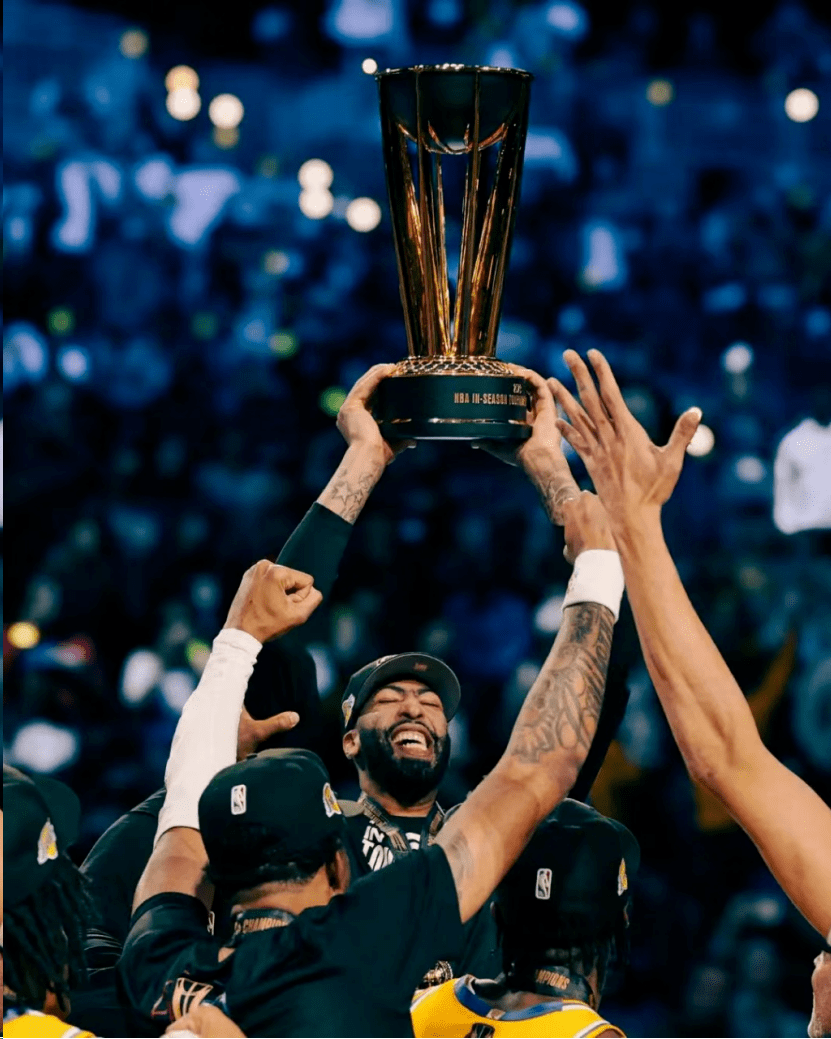 包含世界杯选手发挥出色，荣膺最佳MVP的词条