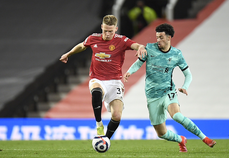 豪门对决！英雄联盟上演世纪大战