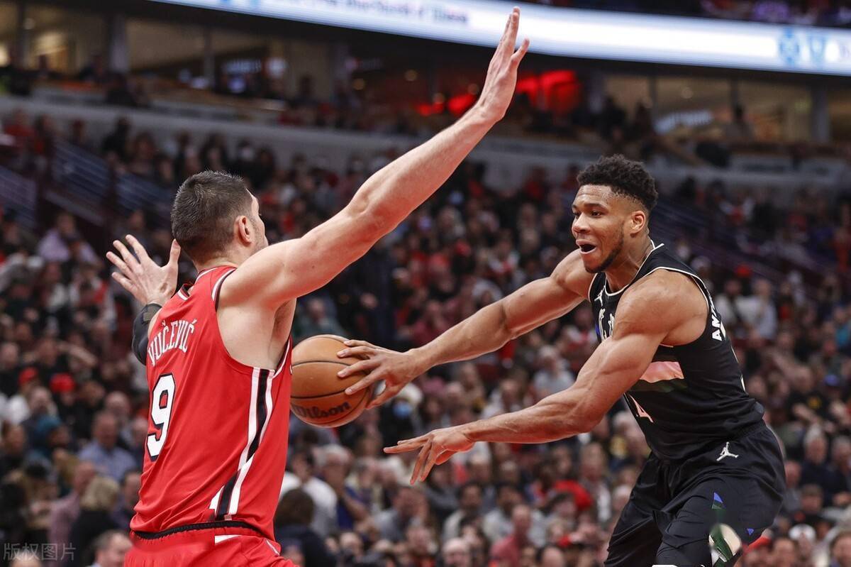 深圳队横扫公牛,福克斯点燃赛场 深圳队横扫公牛,福克斯点燃赛场