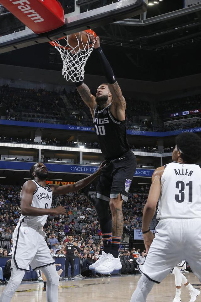 北京队轻取篮网，福克斯惊艳四座