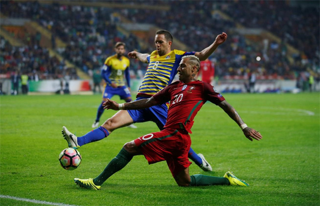 哥伦比亚鏖战摩洛哥，布鲁诺扛起全队